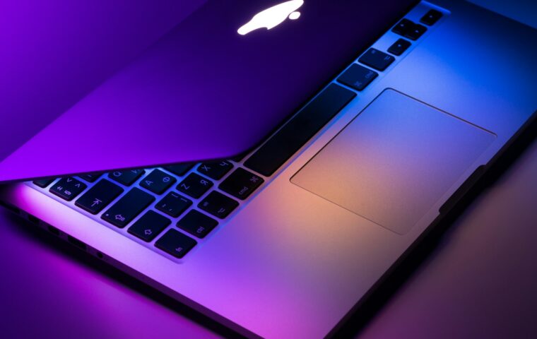 MacBook langsom før skolestart? Sådan gør du den klar – og ved, hvornår den skal repareres